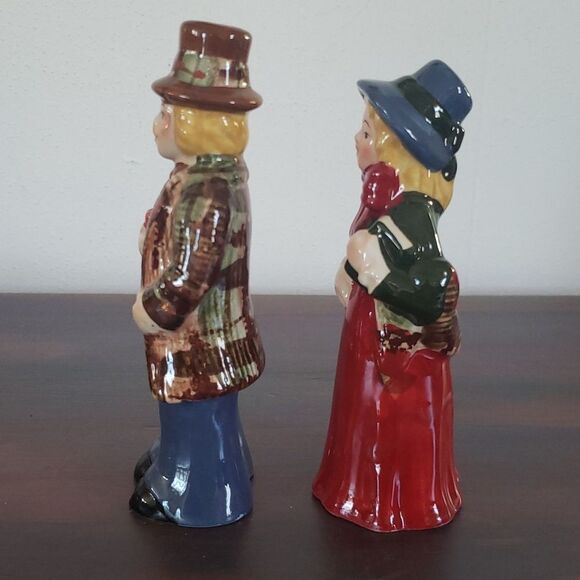 Caroling Couple Porcelain Salt and Pepper Shakers - Picture 4 of 12